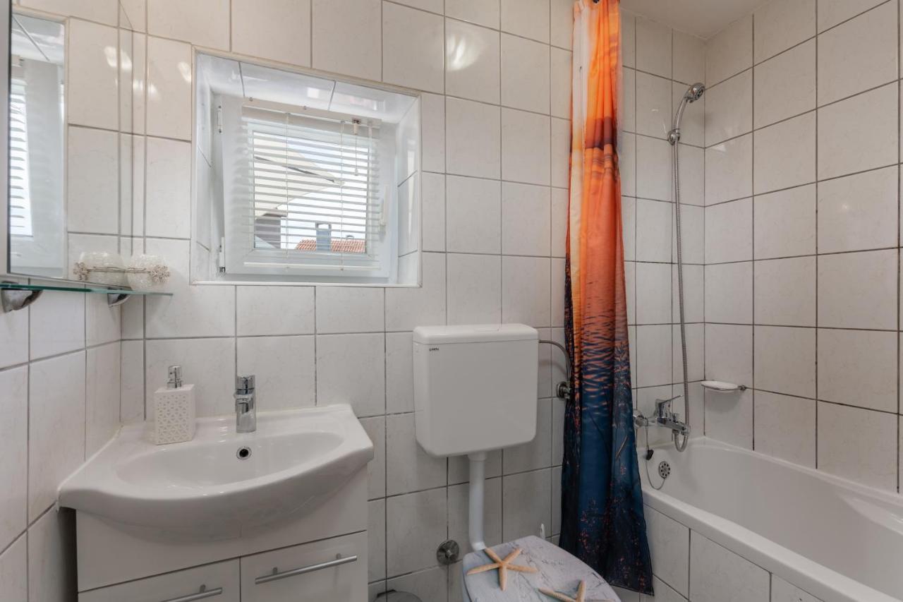 Charming Studio With Hot Tube, Terrace, Barbecue And Garden クラリェヴィツァ エクステリア 写真