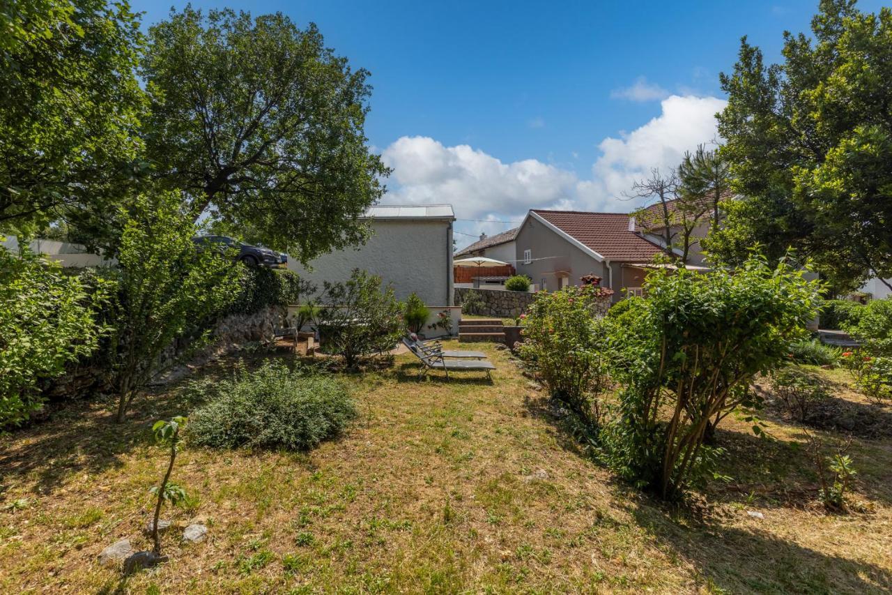 Charming Studio With Hot Tube, Terrace, Barbecue And Garden クラリェヴィツァ エクステリア 写真